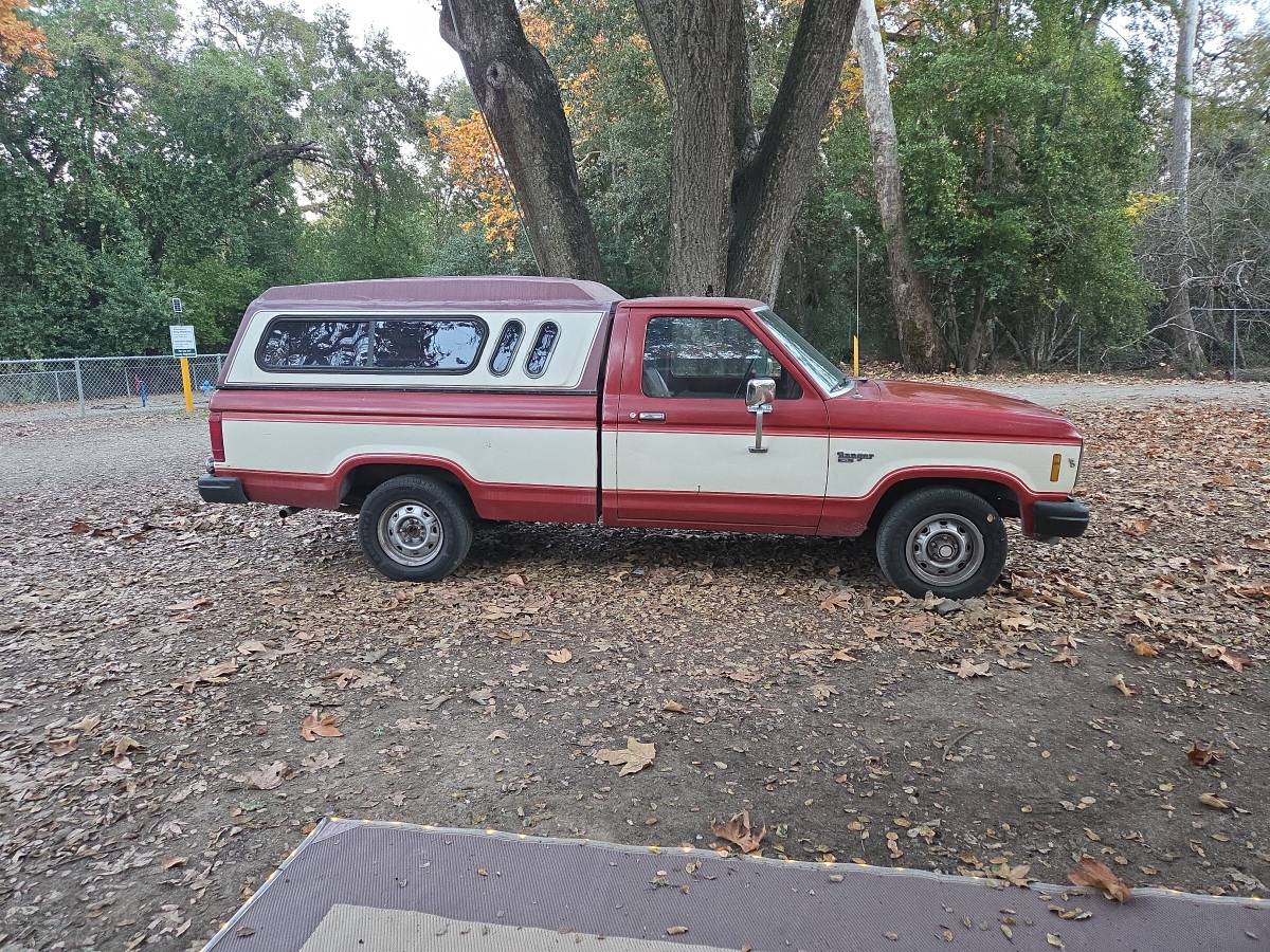 Ford-ranger-1985-white-4