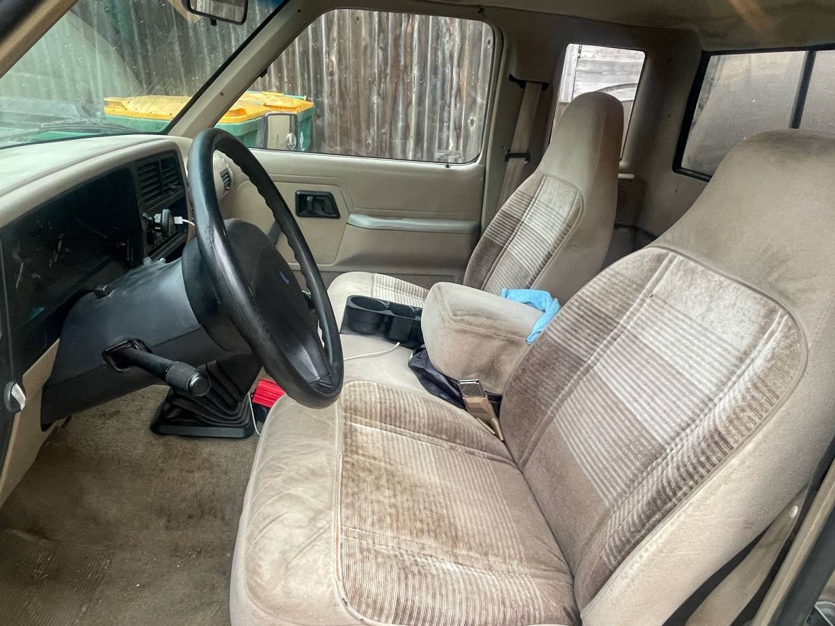 Ford-ranger-1990-brown-18