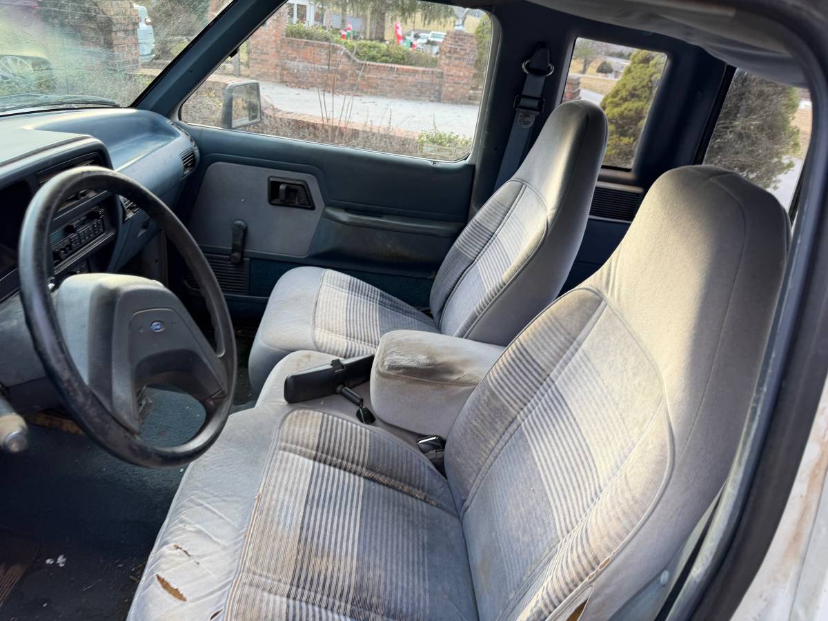 Ford-ranger-1992-white-1