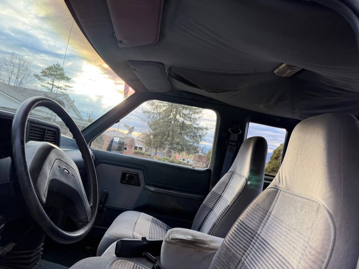 Ford-ranger-1992-white-2