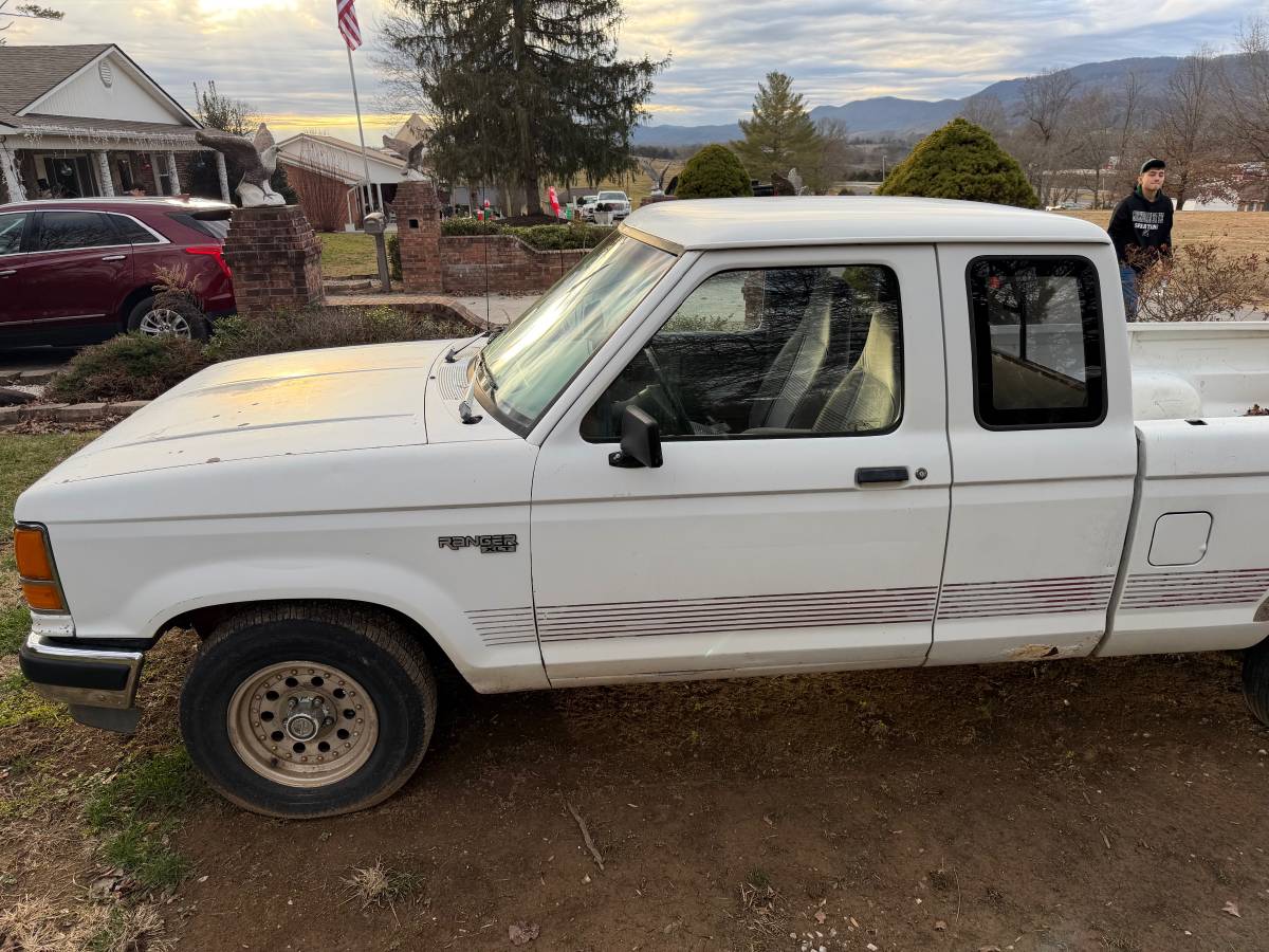 Ford-ranger-1992-white-4