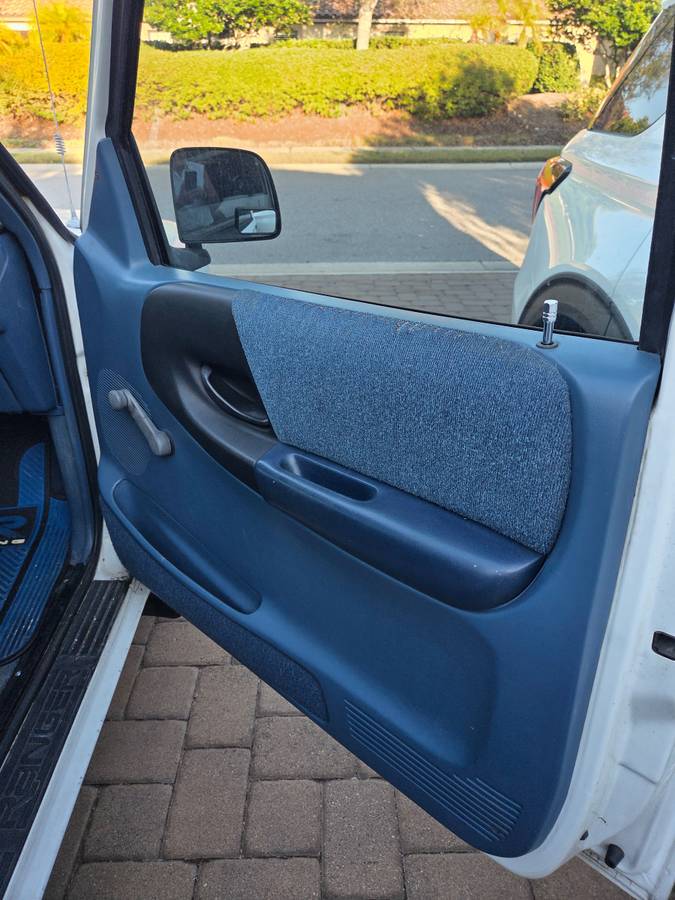 Ford-ranger-1994-white-2