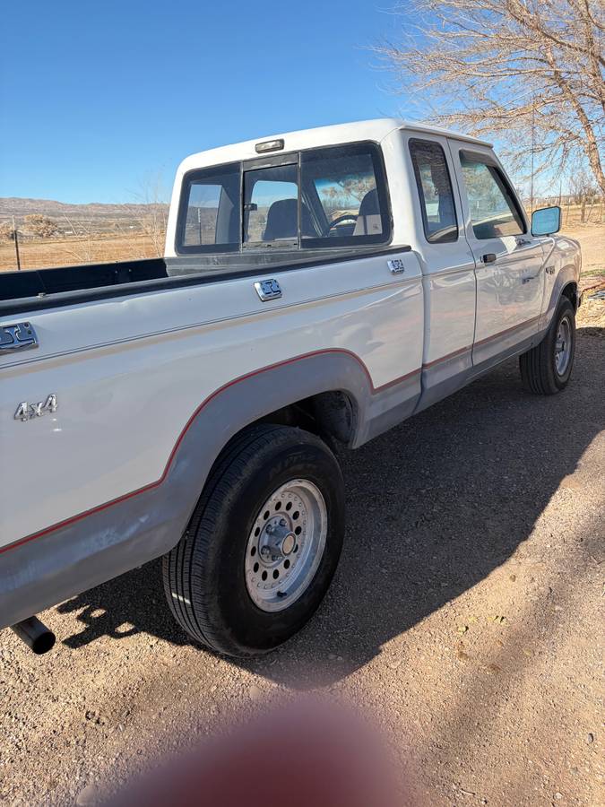 Ford-ranger-super-cab-1989-white-1