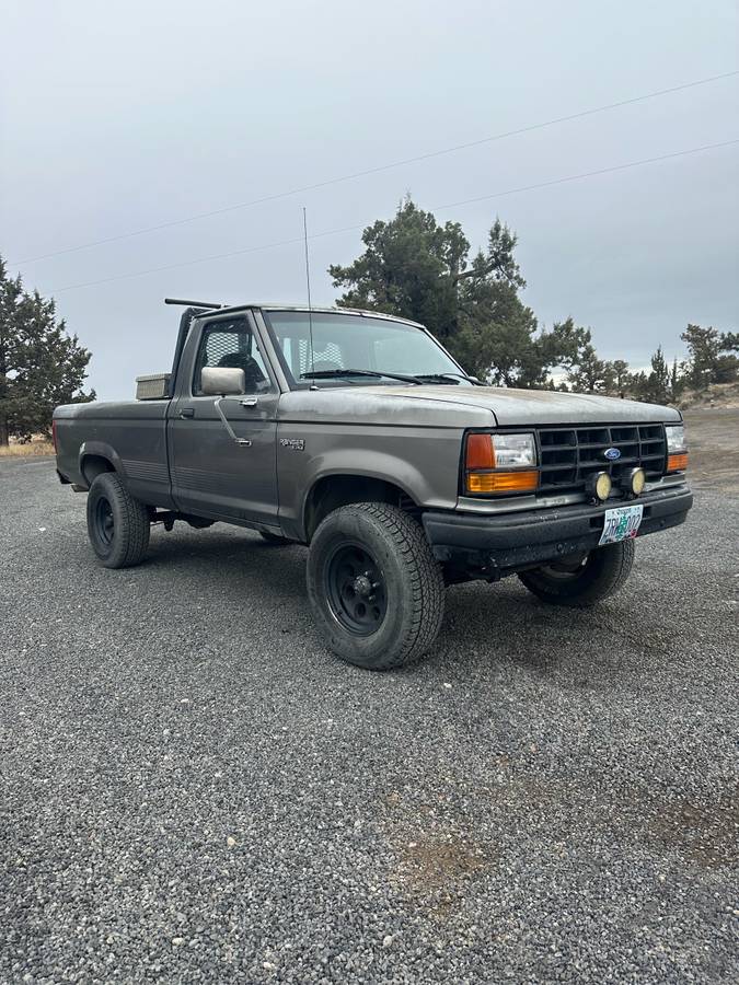 Ford-ranger-xlt-1992-grey-1