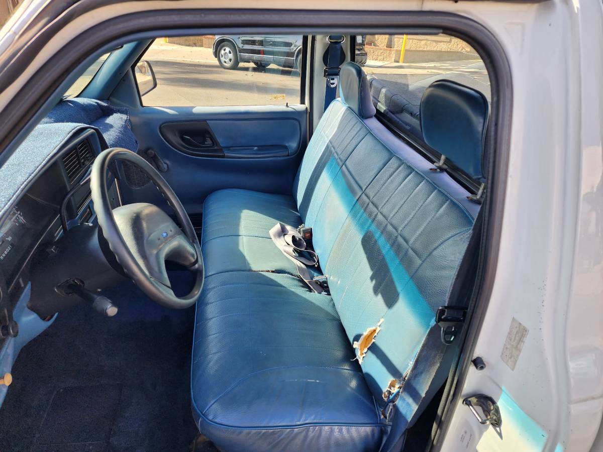 Ford-ranger-xlt-1993-white-12