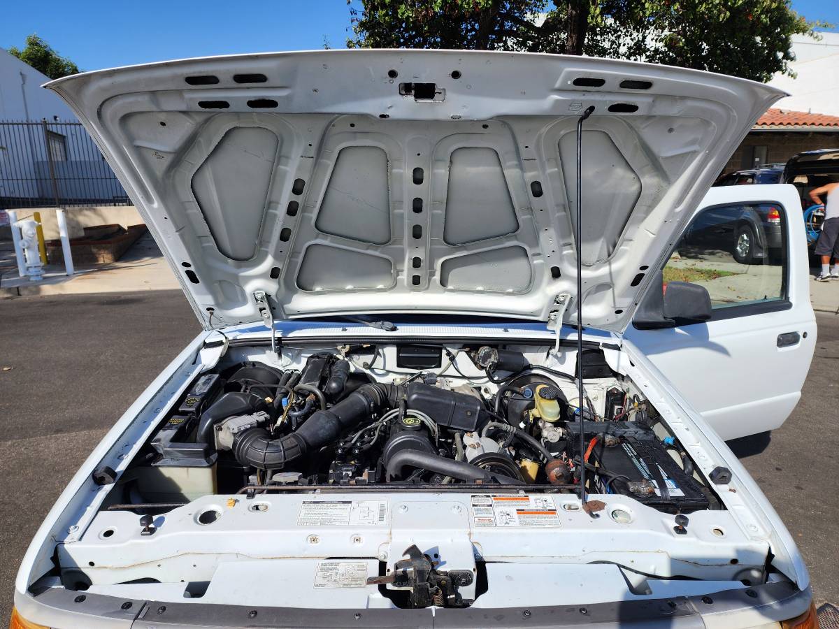 Ford-ranger-xlt-1993-white-16