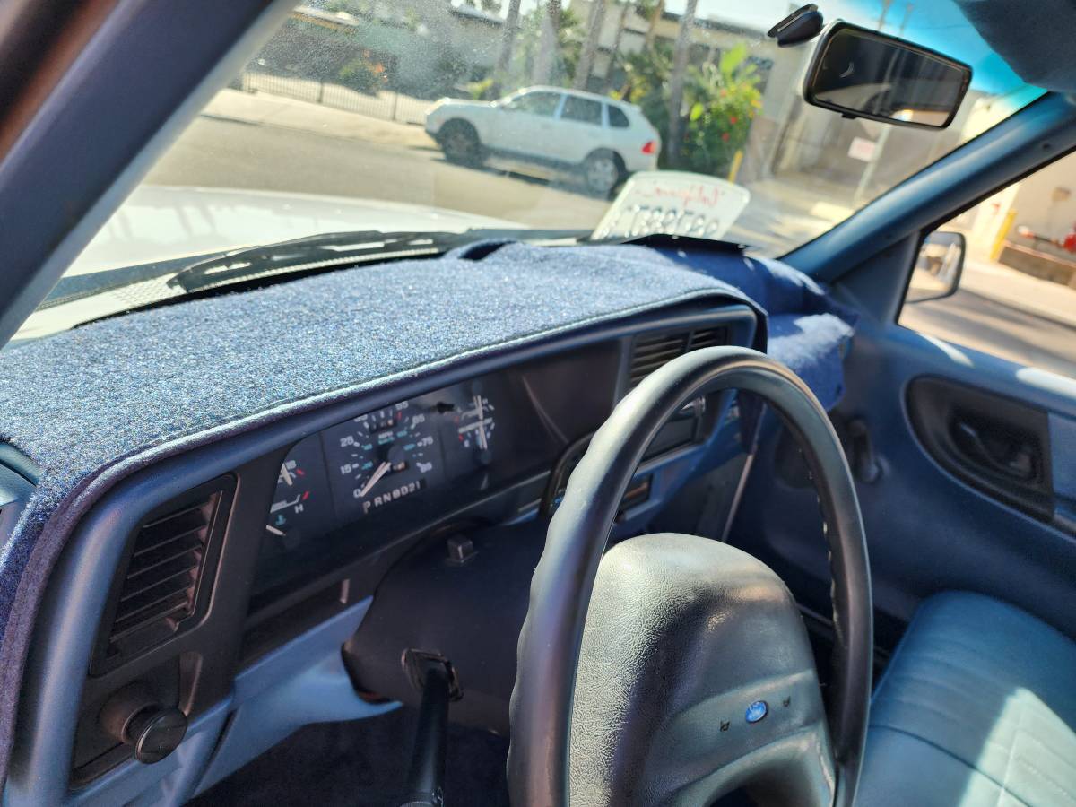 Ford-ranger-xlt-1993-white-2