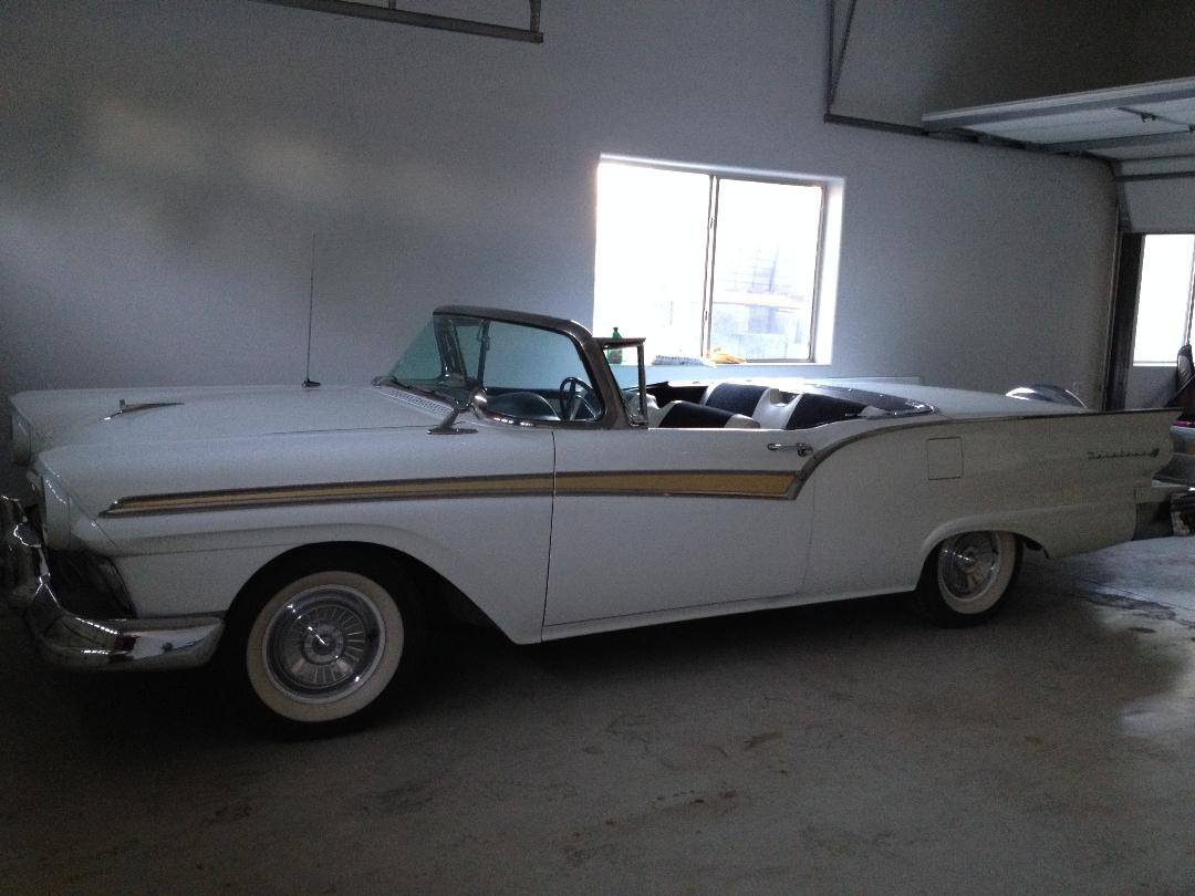 Ford-retractable-hardtop-1957-white-17