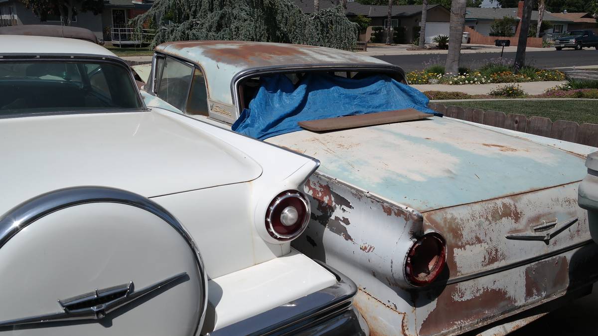 Ford-retractable-hardtop-1957-white-2