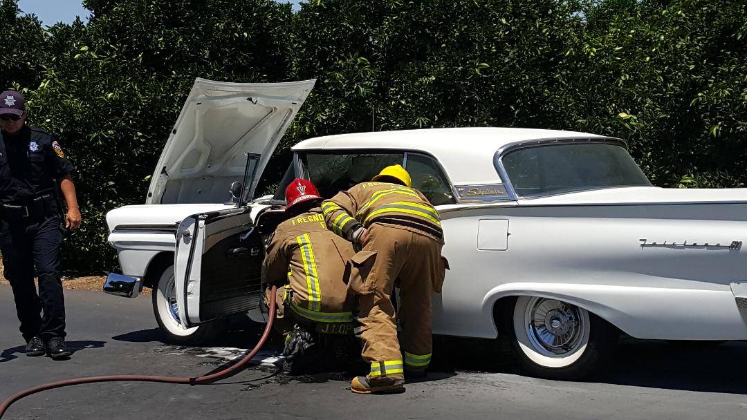Ford-retractable-hardtop-1957-white-20