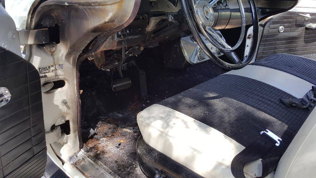 Ford-retractable-hardtop-1957-white-8