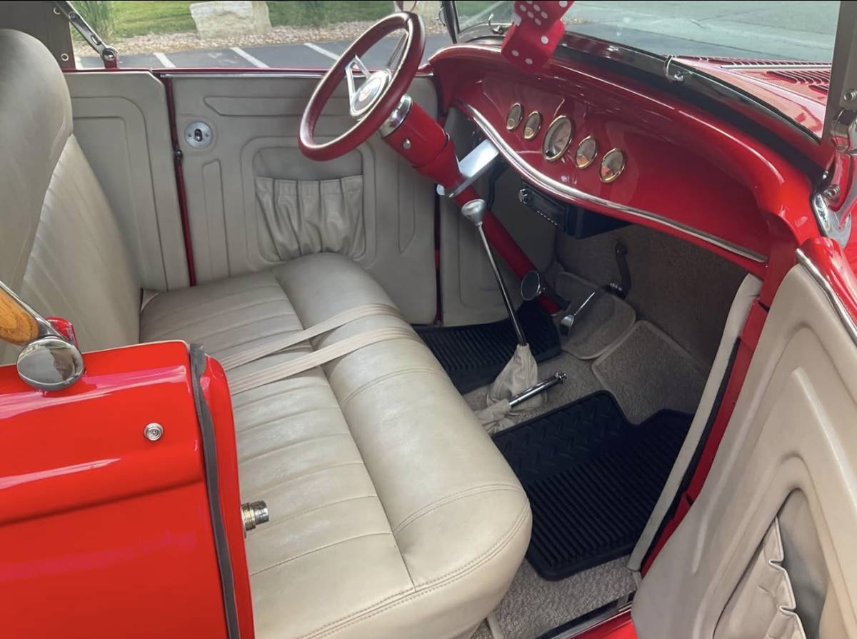 Ford-roadster-1932-red-1