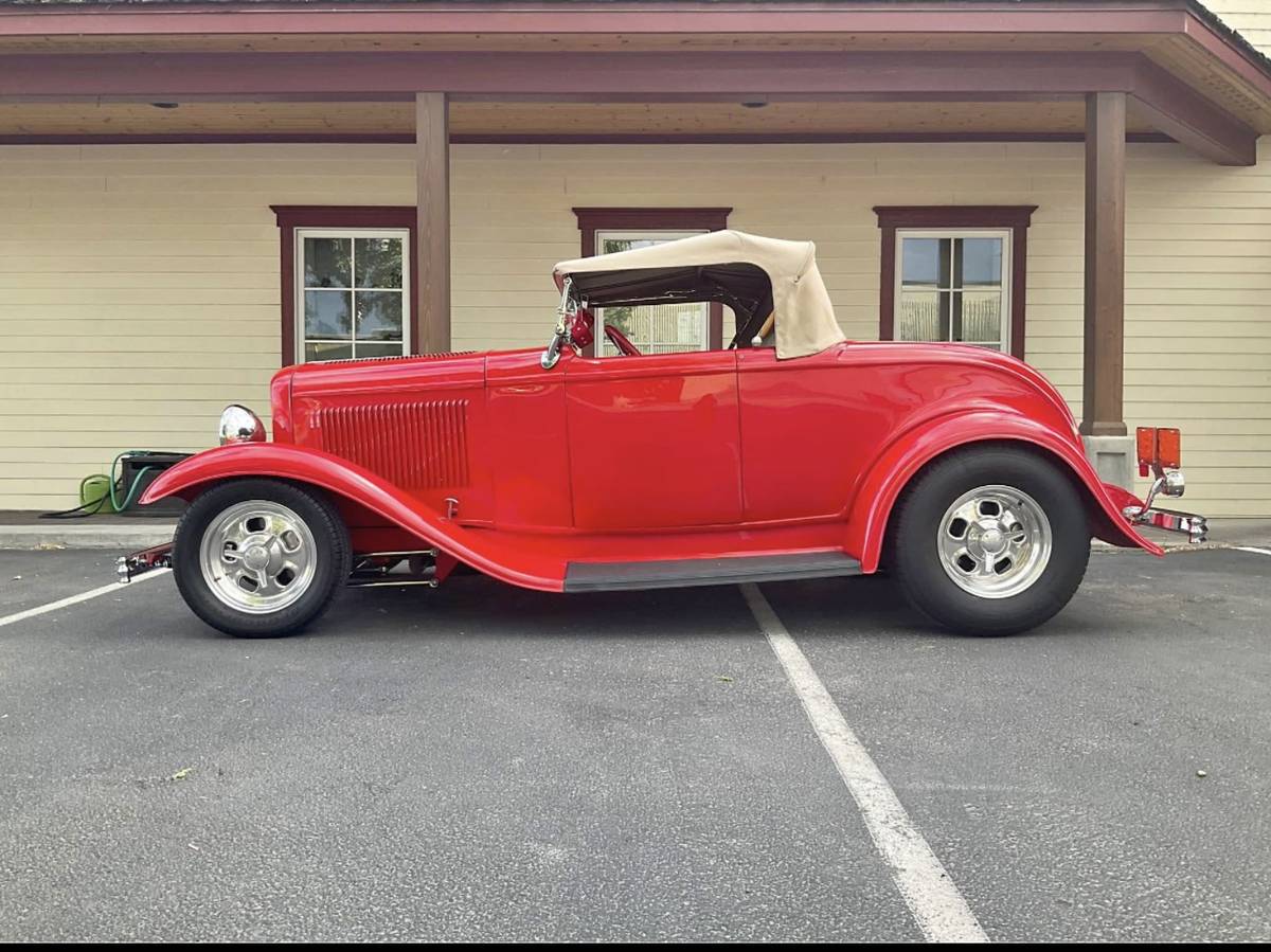 Ford-roadster-1932-red