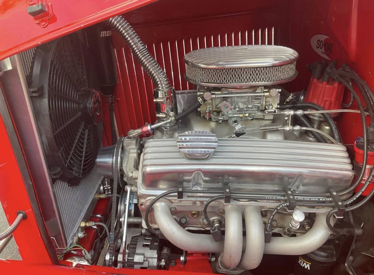 Ford-roadster-1932-red-3