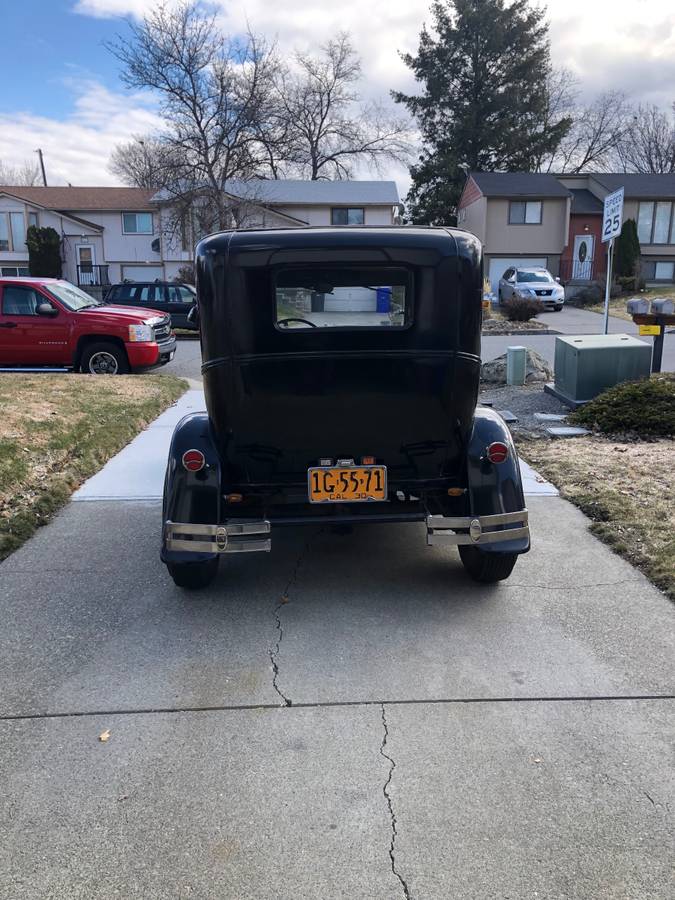Ford-sedan-1930-black-11