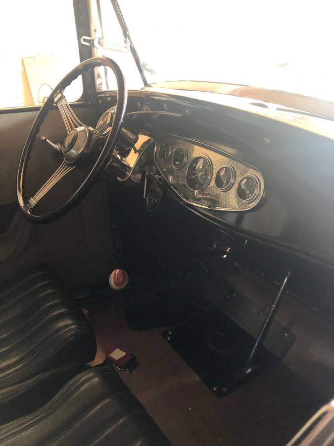 Ford-sedan-1930-black-14