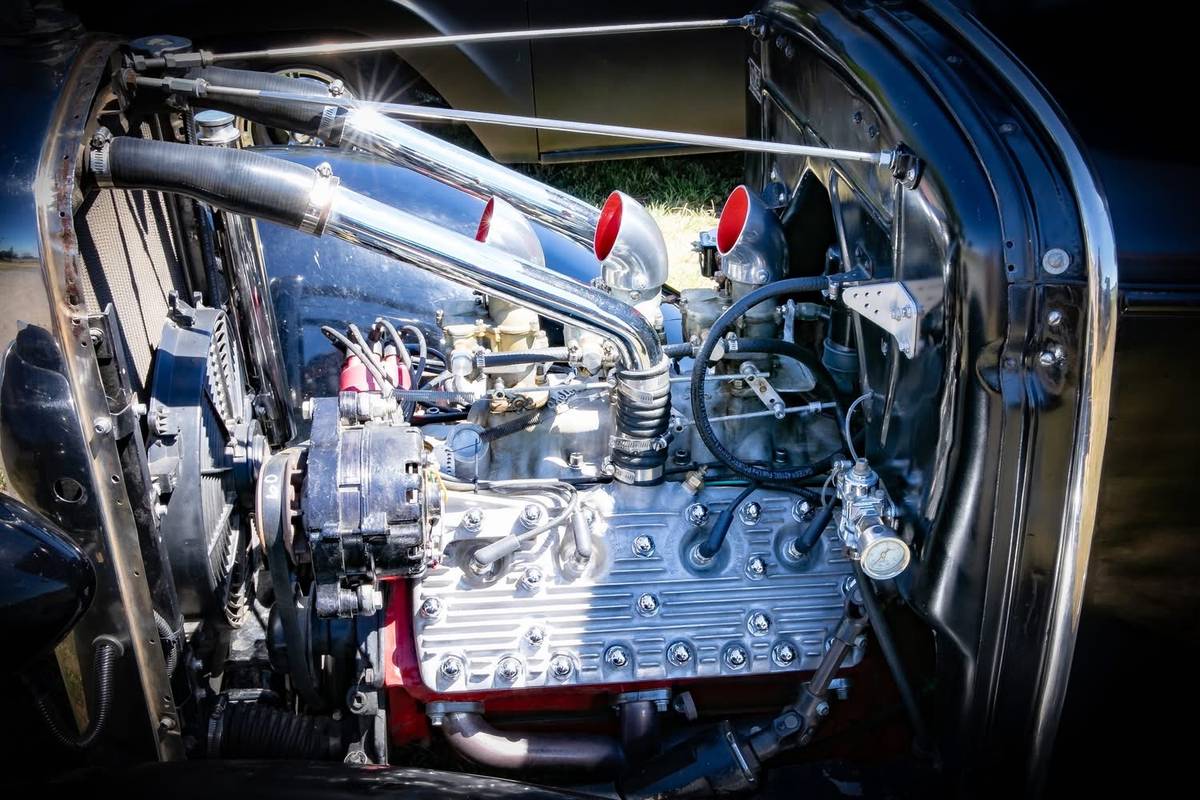 Ford-sedan-1930-black-15