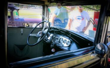 Ford-sedan-1930-black-16