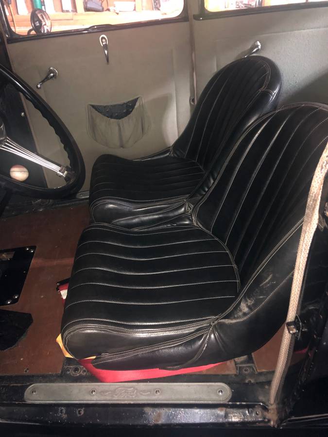 Ford-sedan-1930-black-4