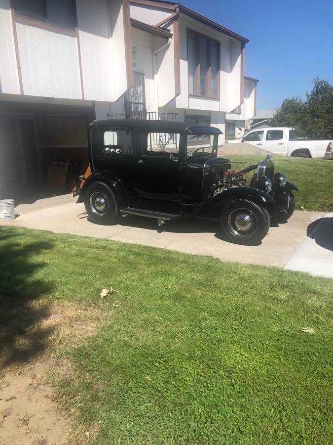 Ford-sedan-1930-black-6