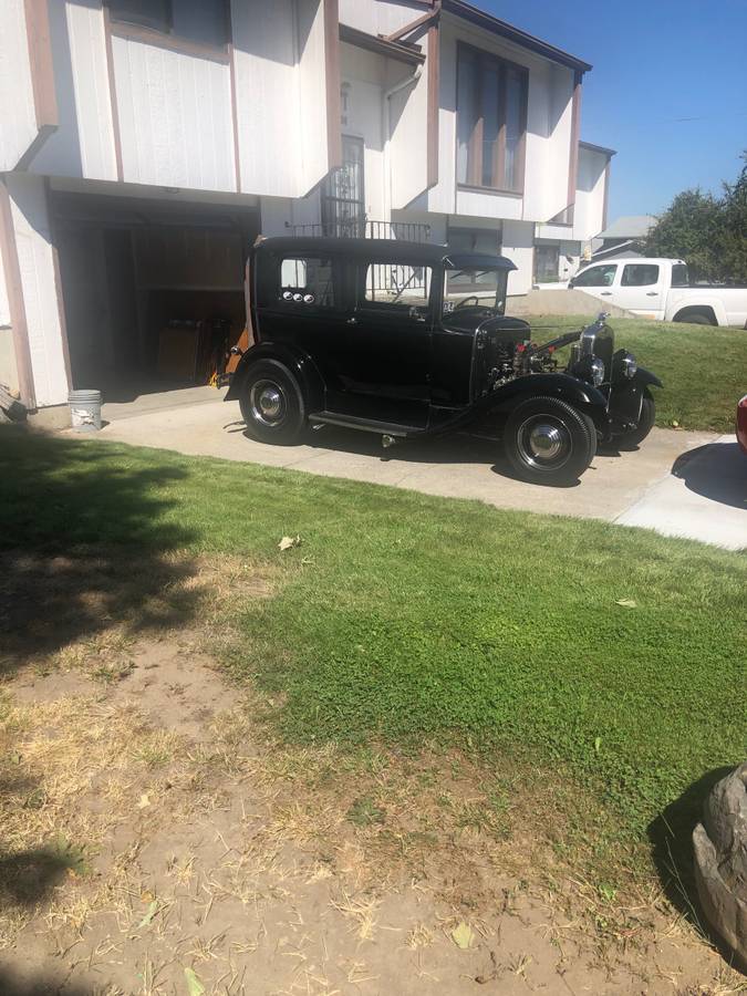Ford-sedan-1930-black-7