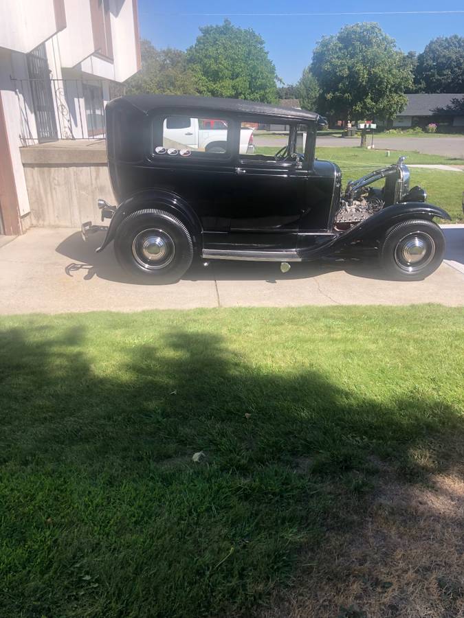 Ford-sedan-1930-black
