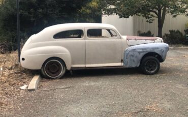 Ford-sedan-1941-yellow-1