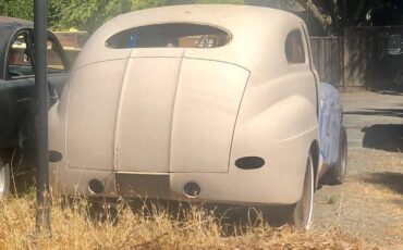 Ford-sedan-1941-yellow-2