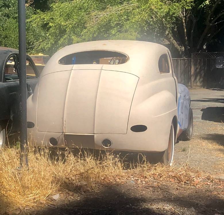 Ford-sedan-1941-yellow-2