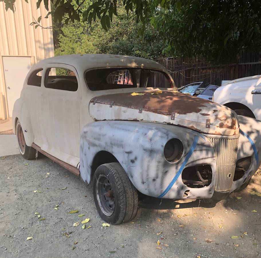 Ford-sedan-1941-yellow-3