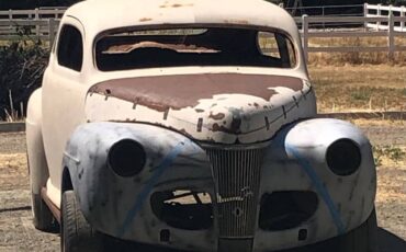 Ford-sedan-1941-yellow