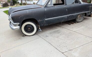 Ford-sedan-1950-black-2