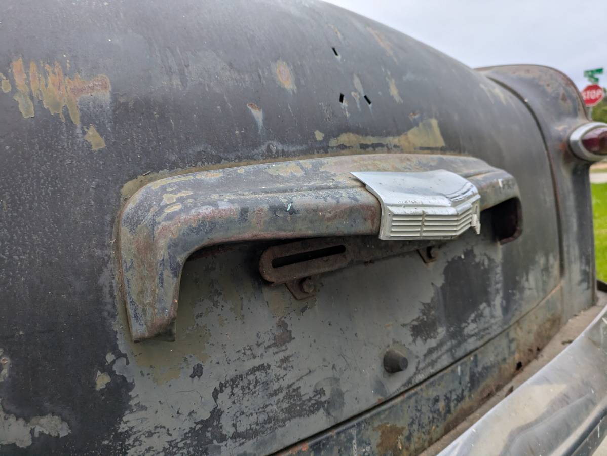 Ford-sedan-1950-black-4