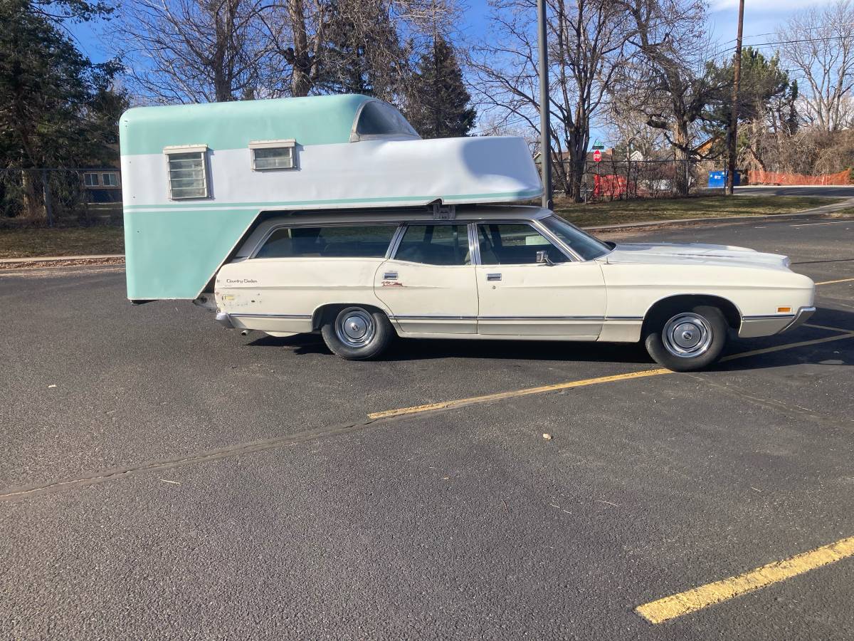 Ford-station-wagon-1971-white-1