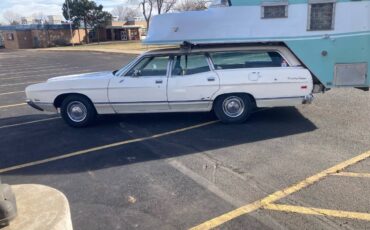 Ford-station-wagon-1971-white