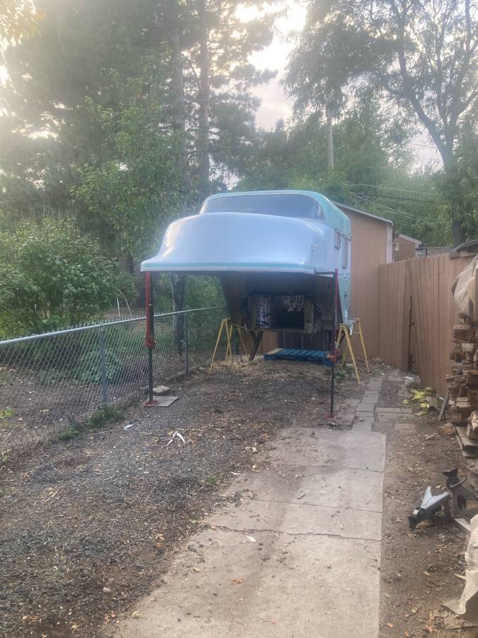 Ford-station-wagon-1971-white-4