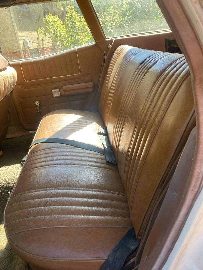 Ford-station-wagon-1971-white-8