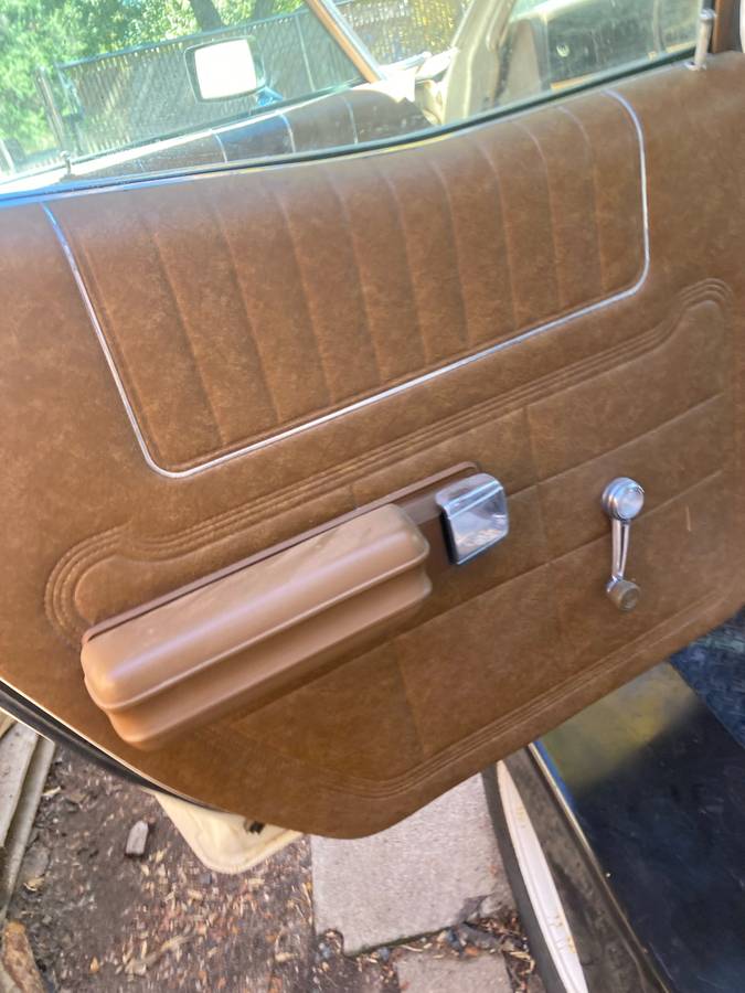 Ford-station-wagon-1971-white-9