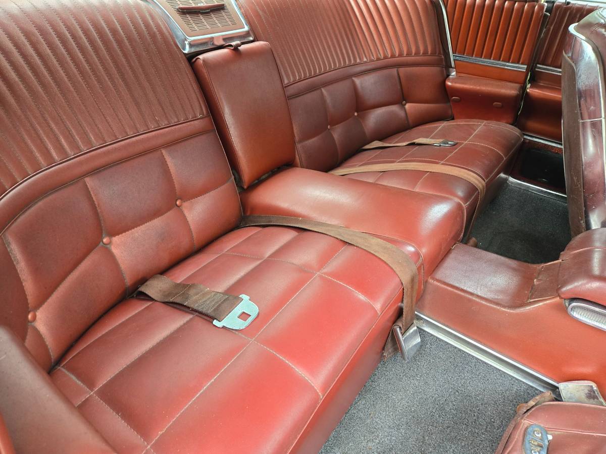 Ford-t-bird-1966-white-9