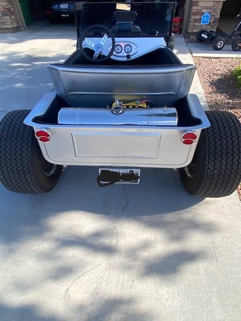 Ford-t-bucket-1923-silver-11