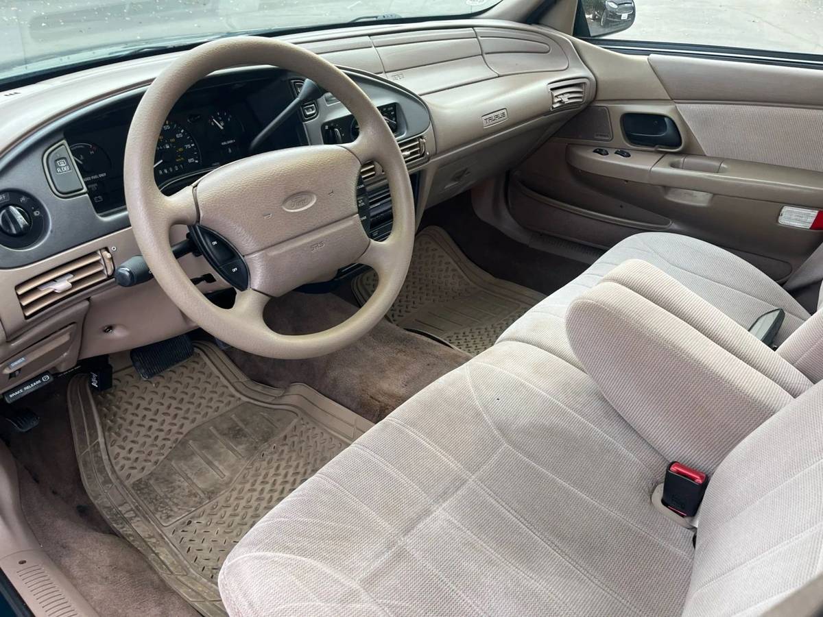 Ford-taurus-1995-green-4