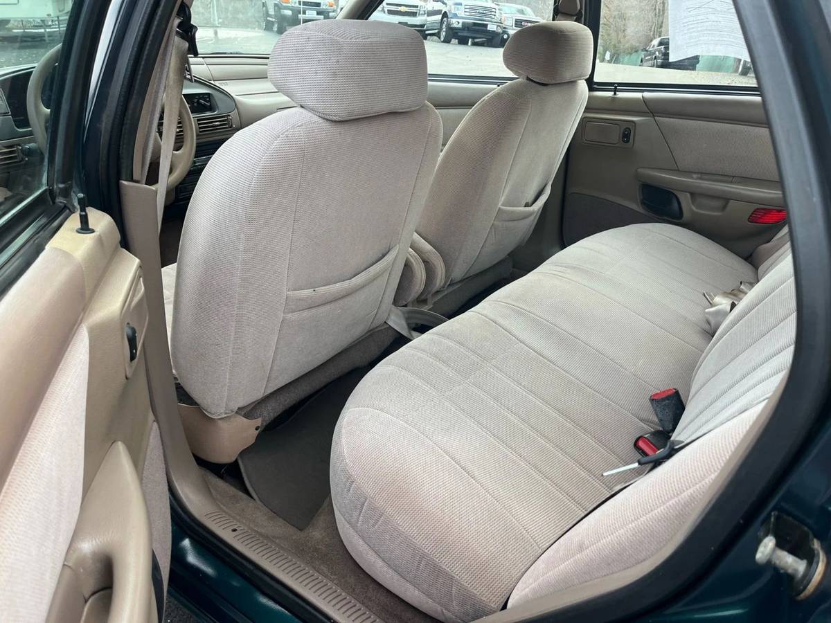 Ford-taurus-1995-green-5