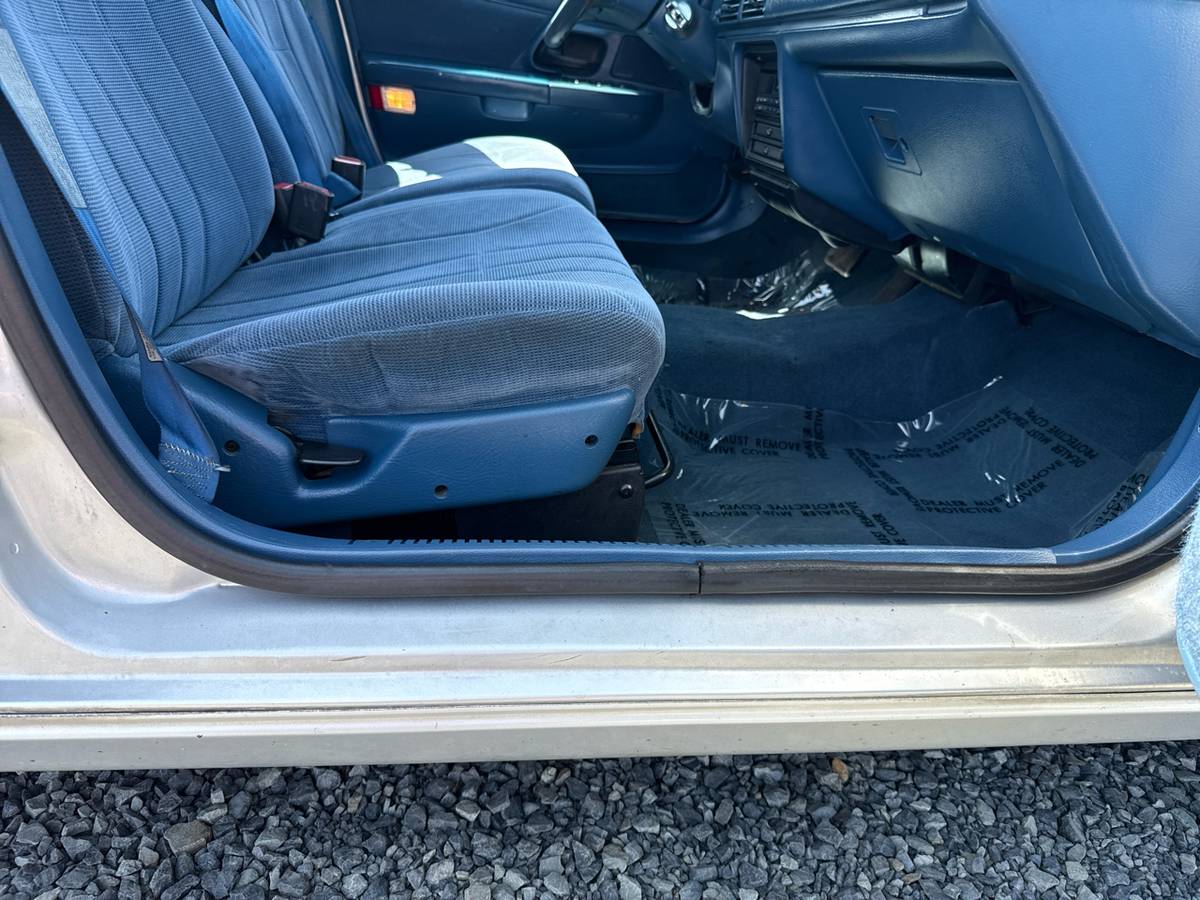 Ford-taurus-1995-grey-88