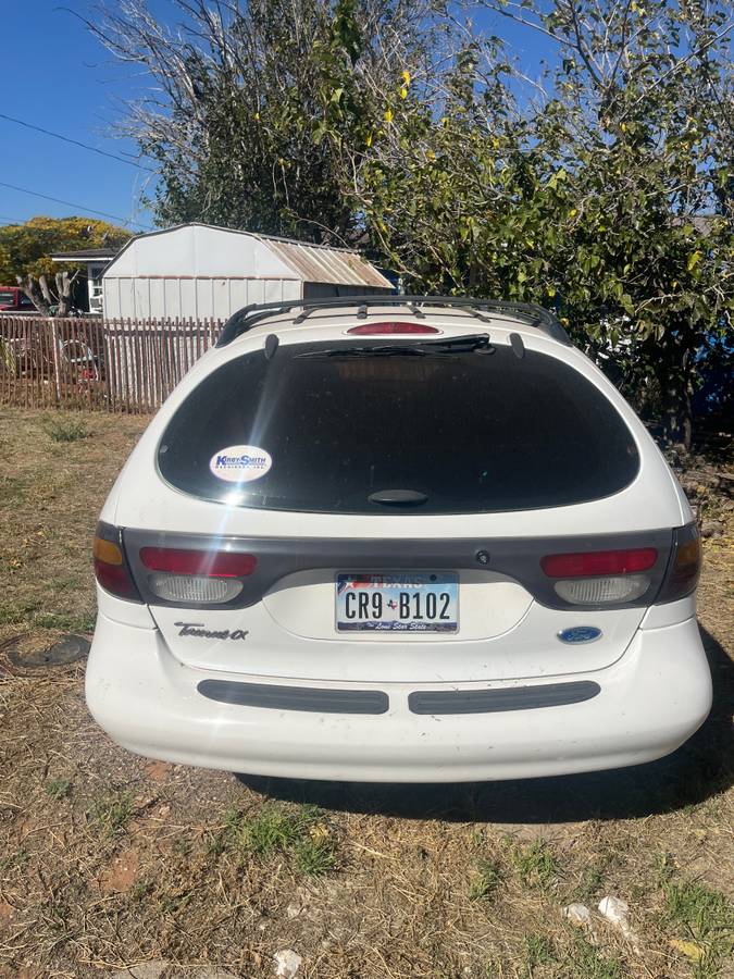 Ford-taurus-1996-white-2