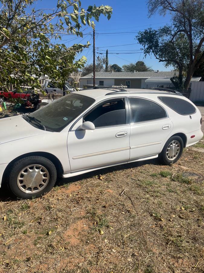 Ford-taurus-1996-white