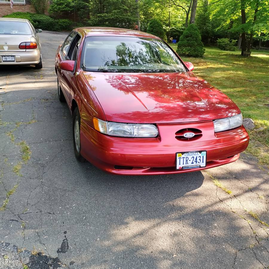 Ford-taurus-gl-1995-red-1