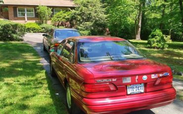 Ford-taurus-gl-1995-red-2