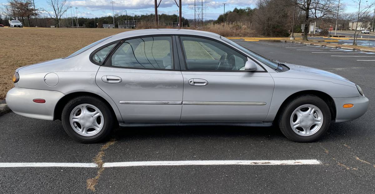Ford-taurus-gl-1996-silver-5