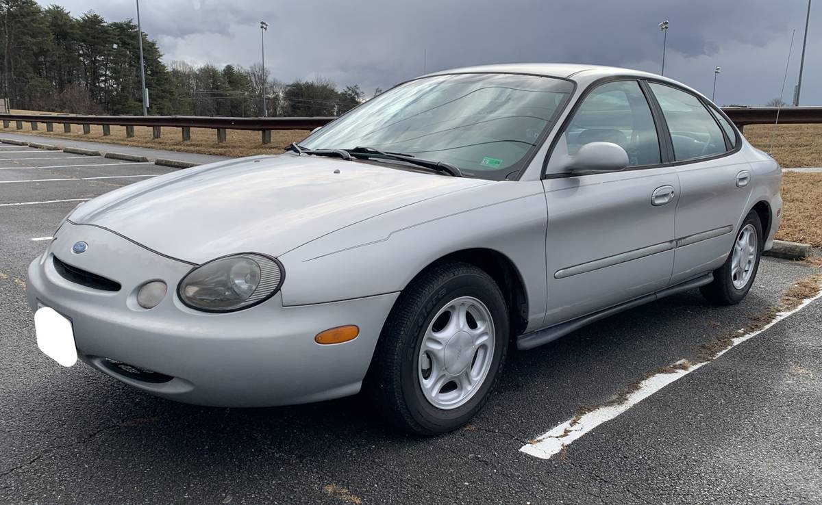 Ford-taurus-gl-1996-silver