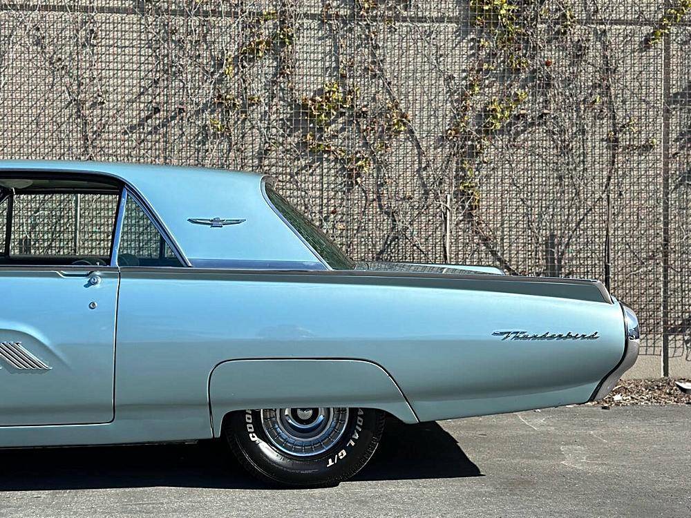 Ford-thunderbird-1963-blue-32
